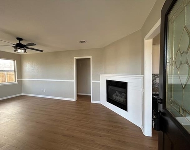 5929 Gayle Drive - Photo Thumbnail 8