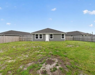 102 Goel Street - Photo Thumbnail 19
