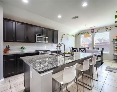 616 Smokebrush Street - Photo Thumbnail 10