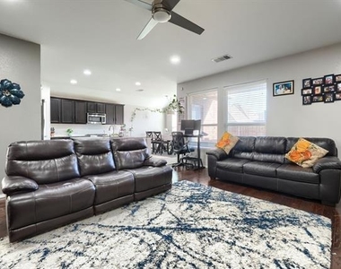 616 Smokebrush Street - Photo Thumbnail 7