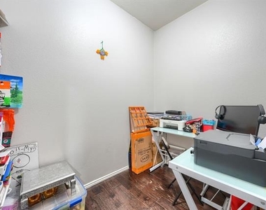 616 Smokebrush Street - Photo Thumbnail 22