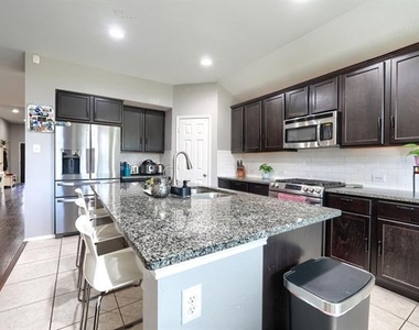 616 Smokebrush Street - Photo Thumbnail 11