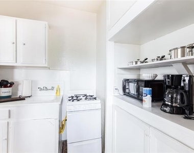 324 W Canty Street - Photo Thumbnail 4