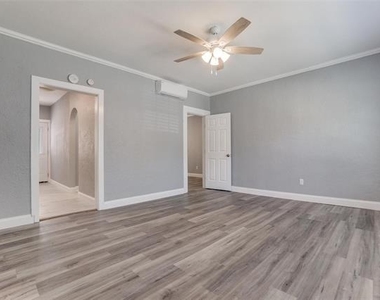 320 W Canty Street - Photo Thumbnail 2