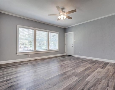 320 W Canty Street - Photo Thumbnail 3