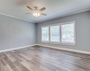 320 W Canty Street - Photo Thumbnail 1