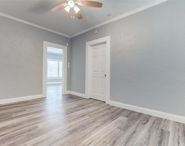 320 W Canty Street - Photo Thumbnail 4