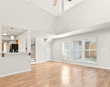 2200 Seville Court - Photo Thumbnail 4
