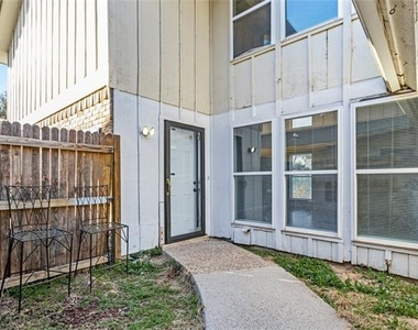 2200 Seville Court - Photo Thumbnail 2