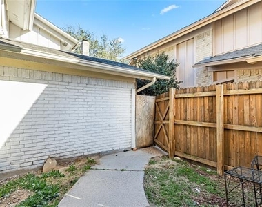 2200 Seville Court - Photo Thumbnail 25