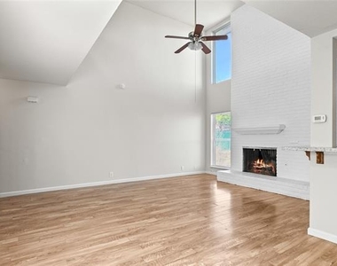 2200 Seville Court - Photo Thumbnail 5