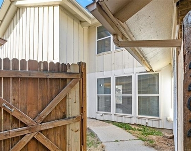 2200 Seville Court - Photo Thumbnail 1