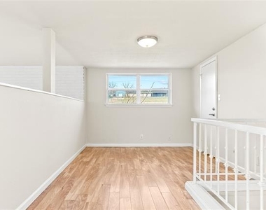 2200 Seville Court - Photo Thumbnail 14