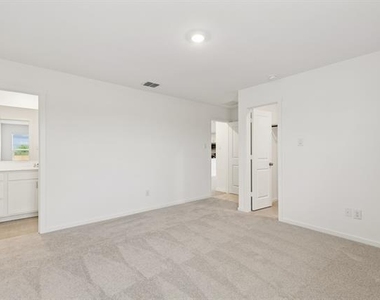 216 Asterwood Lane - Photo Thumbnail 11