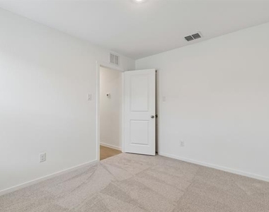 216 Asterwood Lane - Photo Thumbnail 7