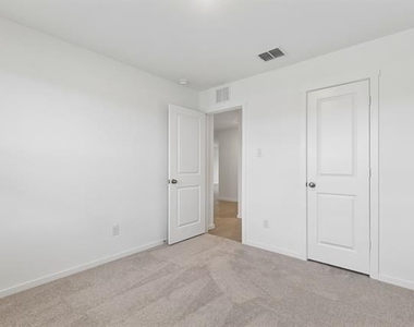 216 Asterwood Lane - Photo Thumbnail 5