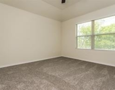 690 Union Street - Photo Thumbnail 9