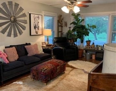 106 S Clark Street - Photo Thumbnail 18