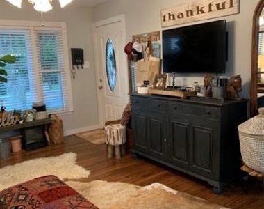106 S Clark Street - Photo Thumbnail 19