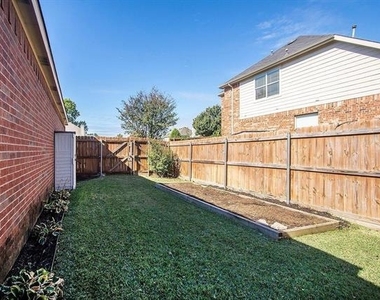 406 Leameadow Drive - Photo Thumbnail 19