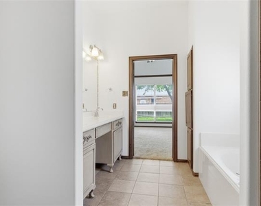 9008 Winding River Drive - Photo Thumbnail 7