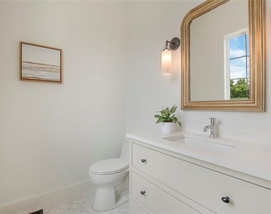 1031 Mobile Street - Photo Thumbnail 11