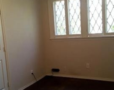304 Fulton Street - Photo Thumbnail 4