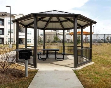 2551 N Guadalupe Street - Photo Thumbnail 19