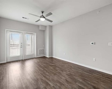 2551 N Guadalupe Street - Photo Thumbnail 8