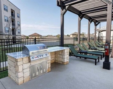 2551 N Guadalupe Street - Photo Thumbnail 18