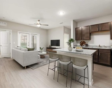 2551 N Guadalupe Street - Photo Thumbnail 5