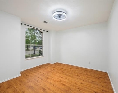 1001 Campbell Drive - Photo Thumbnail 9