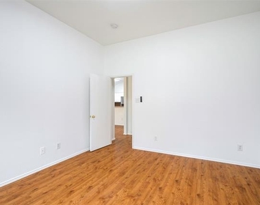 1001 Campbell Drive - Photo Thumbnail 12