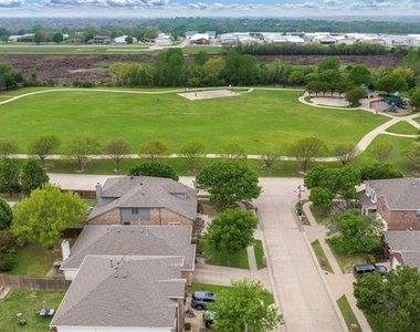 1001 Campbell Drive - Photo Thumbnail 15