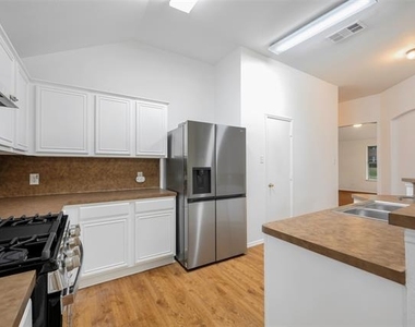 1001 Campbell Drive - Photo Thumbnail 1