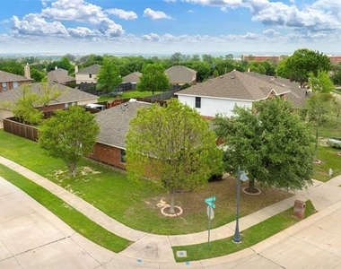 1001 Campbell Drive - Photo Thumbnail 18