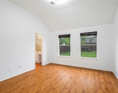 1001 Campbell Drive - Photo Thumbnail 6