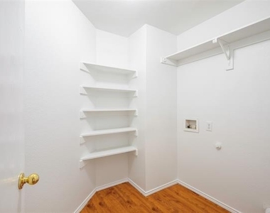 1001 Campbell Drive - Photo Thumbnail 13