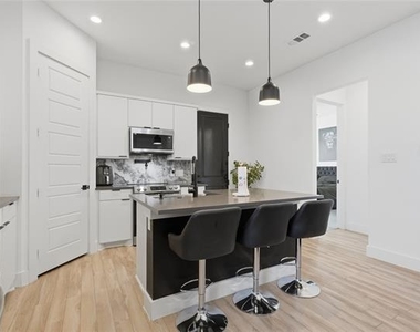 3316 Nomas Street - Photo Thumbnail 9