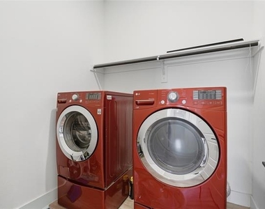 3316 Nomas Street - Photo Thumbnail 4