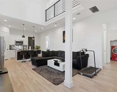 3316 Nomas Street - Photo Thumbnail 3