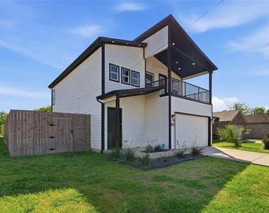 3316 Nomas Street - Photo Thumbnail 1