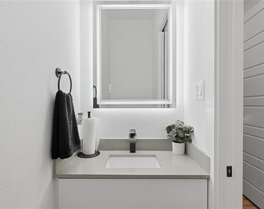 3316 Nomas Street - Photo Thumbnail 5