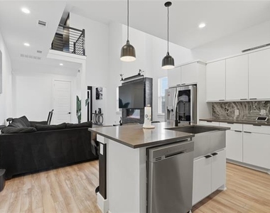 3316 Nomas Street - Photo Thumbnail 12