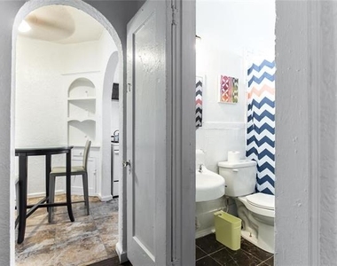 320 W Canty Street - Photo Thumbnail 4