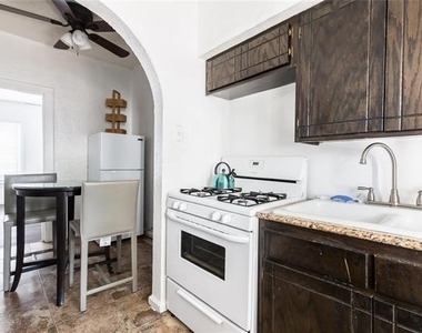 320 W Canty Street - Photo Thumbnail 1
