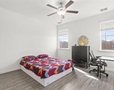 3505 Riverside Drive - Photo Thumbnail 18