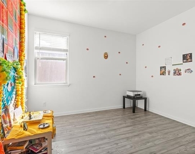 3505 Riverside Drive - Photo Thumbnail 8