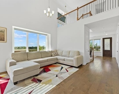 1549 Pirene Alley - Photo Thumbnail 5