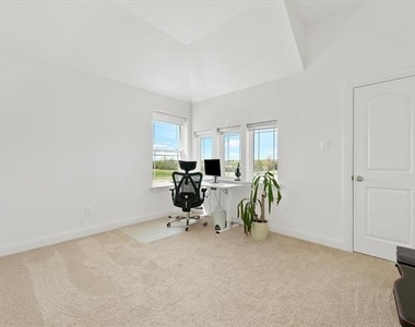1549 Pirene Alley - Photo Thumbnail 18